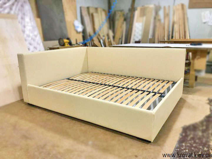 кровать из итальянской экокожи кровать из итальянской экокожи